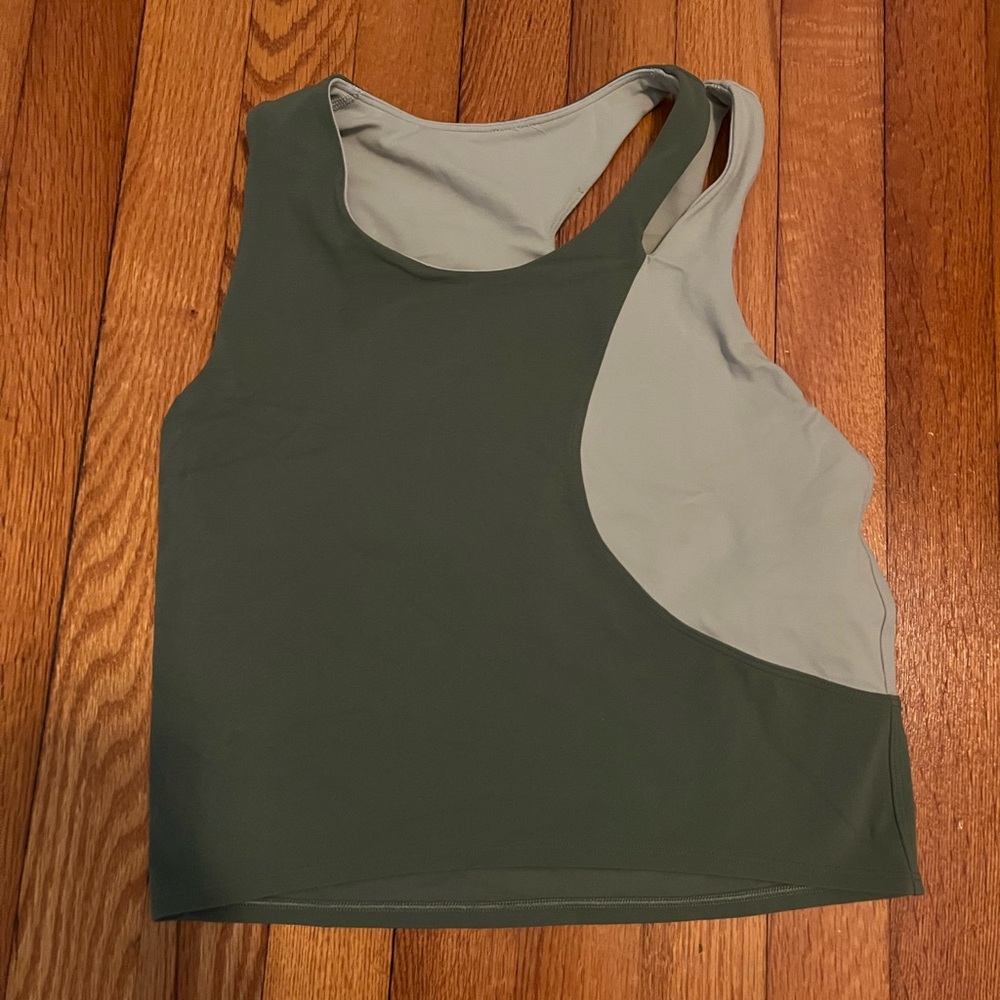 Lululemon cropped tank